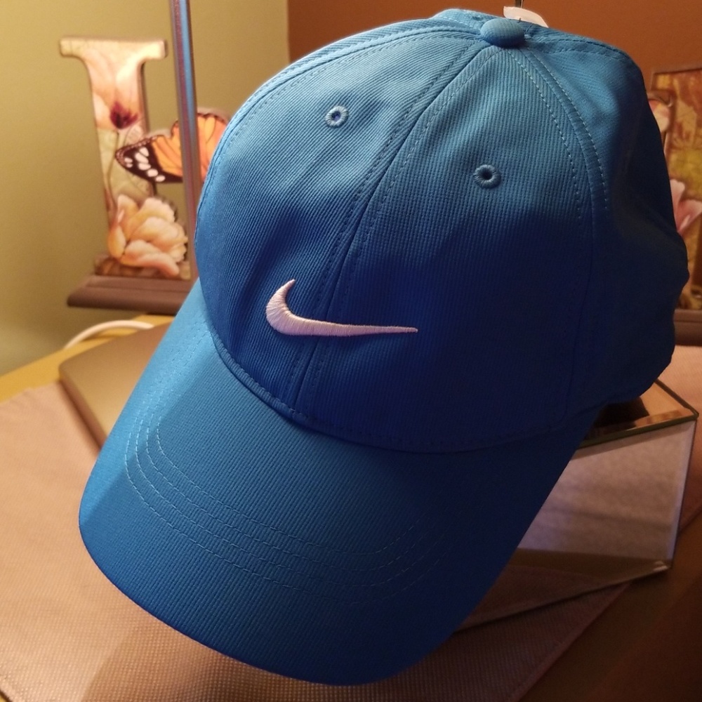 Athletic hat